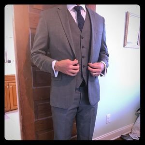 Jos A Bank Traveler Collection Slim Fit Suit